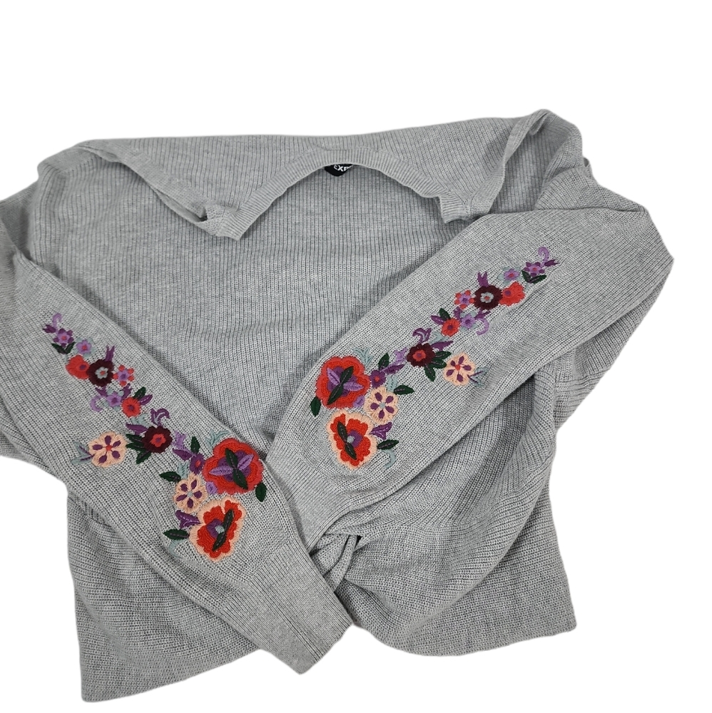 EXPRESS Coldshoulder Embroidered Knit Swester Size XS Relaxed Fit. - Picture 3 of 8